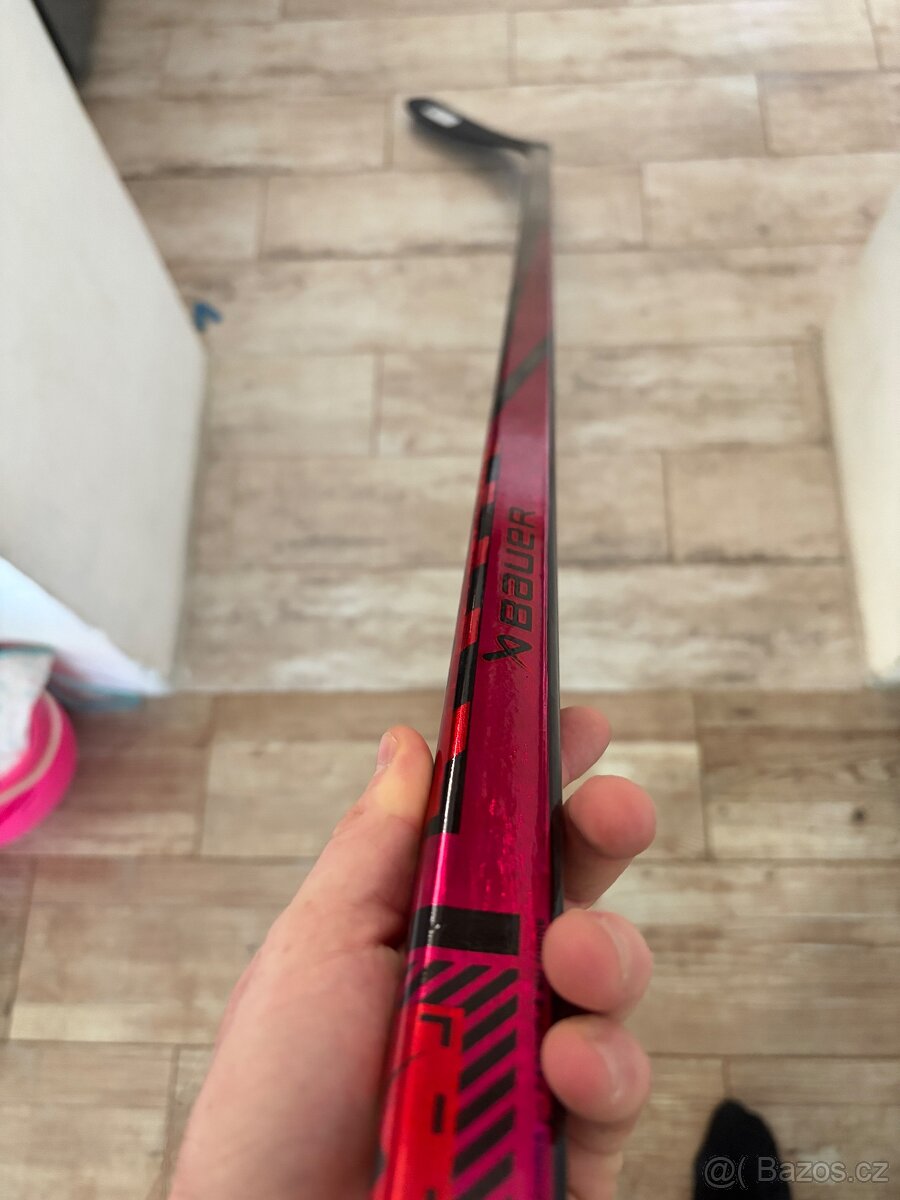 Bauer TWITCH Red SR - 2