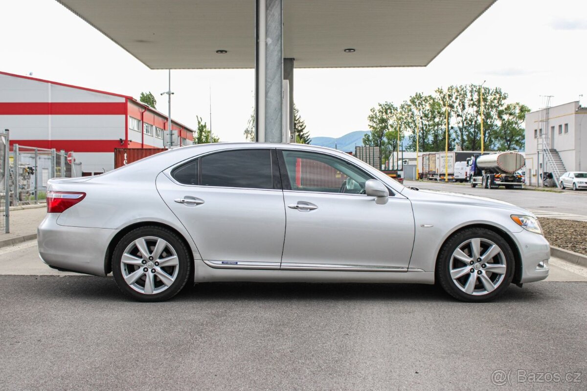 Lexus LS 600h 5.0 V8 Hybrid - 2