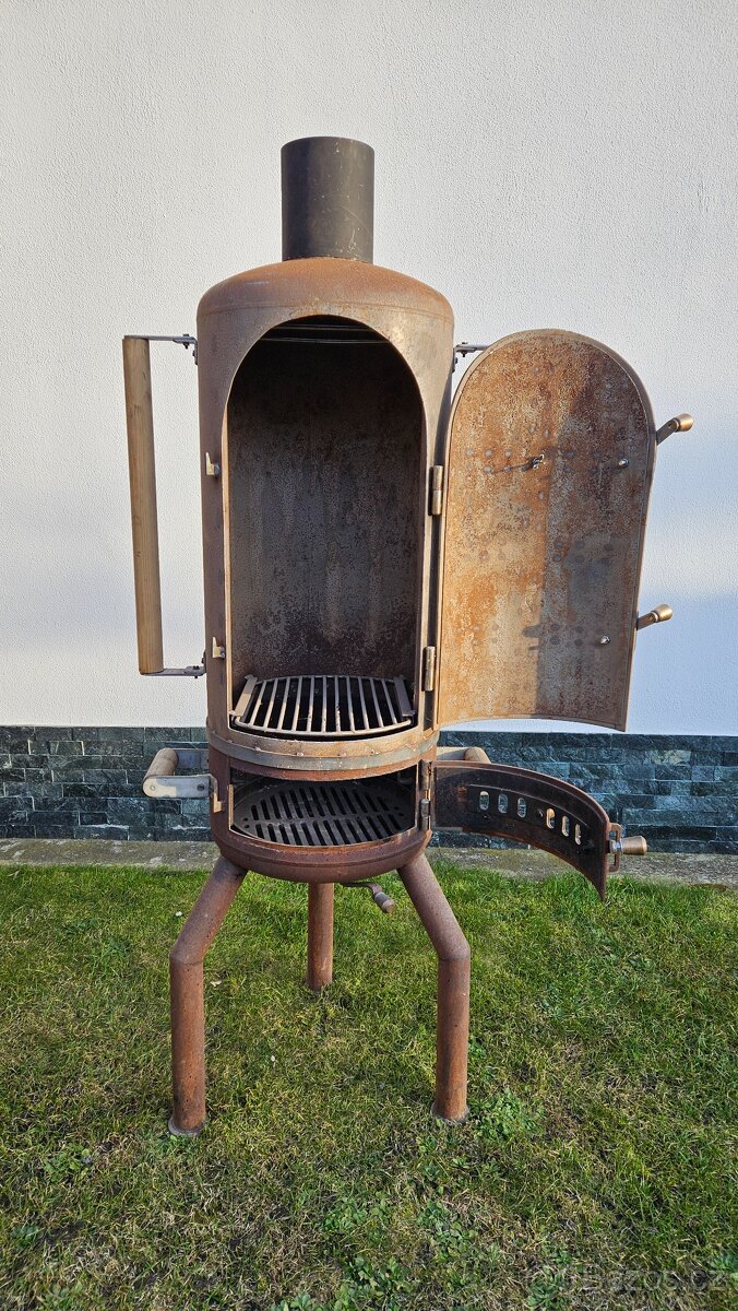 Prodám udírnu/gril - 2