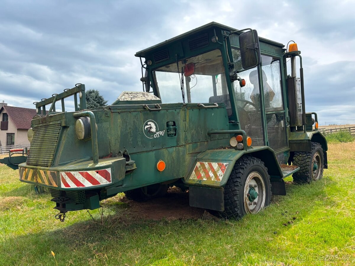 Traktor s vlekem - 2