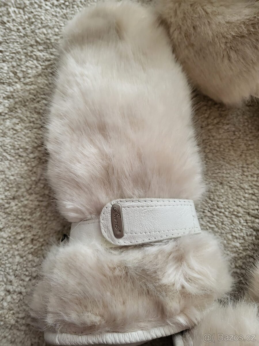 Ušanka a rukavice značky BARTS - 2