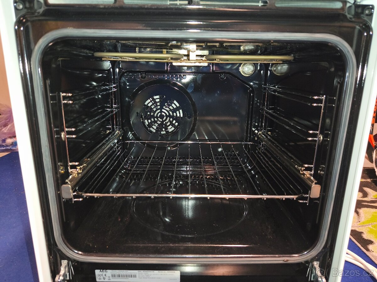 AEG Elektrický indukční sporák (CIB56481BW) - 2