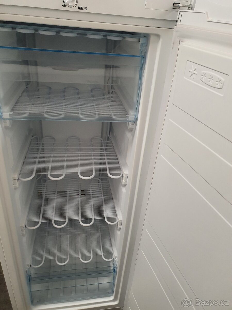 doprava, ÚSPORNÝ vysoký A++ mrazák 5 polic - 2