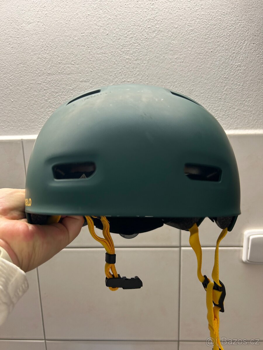 Dětská helma na koloběžku jako nová - 2
