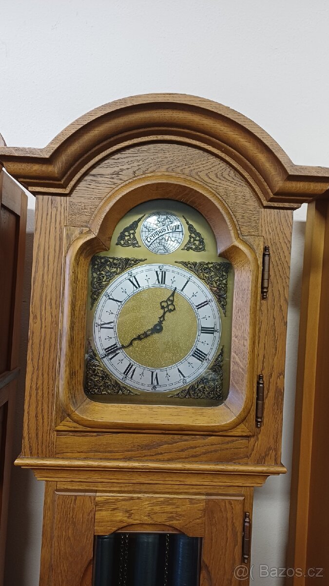 Hodiny sloupové. - 2