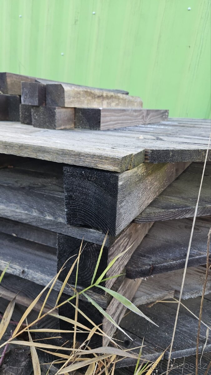 Masivní palety 1650x1650 - 2