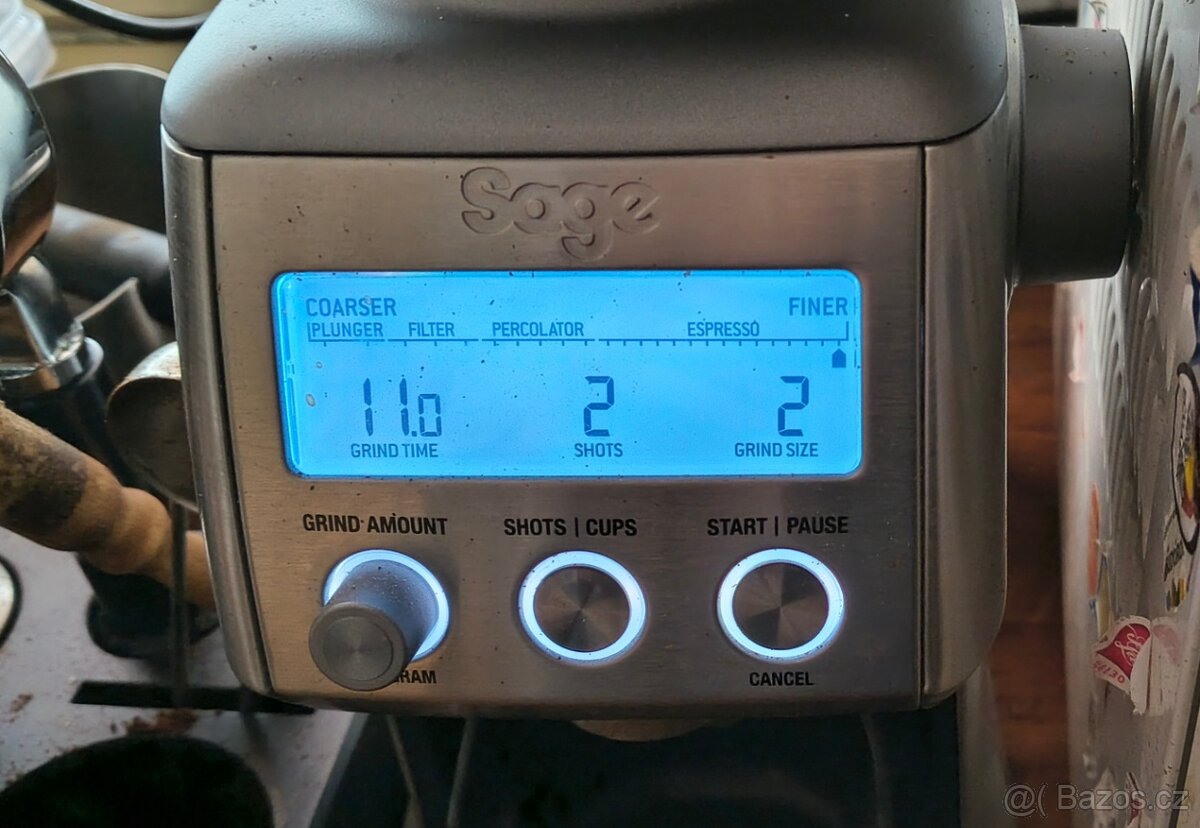 mlýnek na kávu Sage BCG820 Smart Grinder Pro - 2