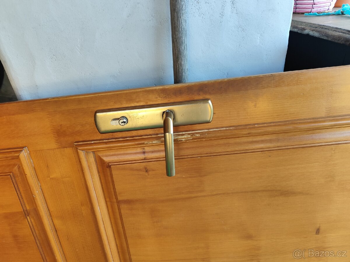 Dřevěné venkovní dveře - 2