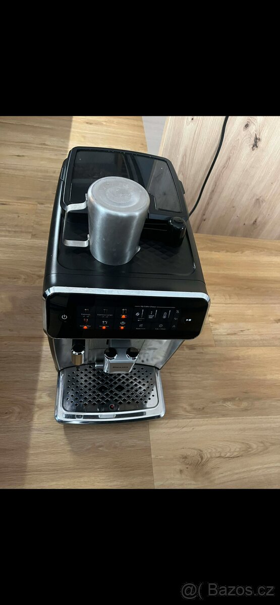 Automatický kávovar Philips EP3326/90 – výborný stav - 2