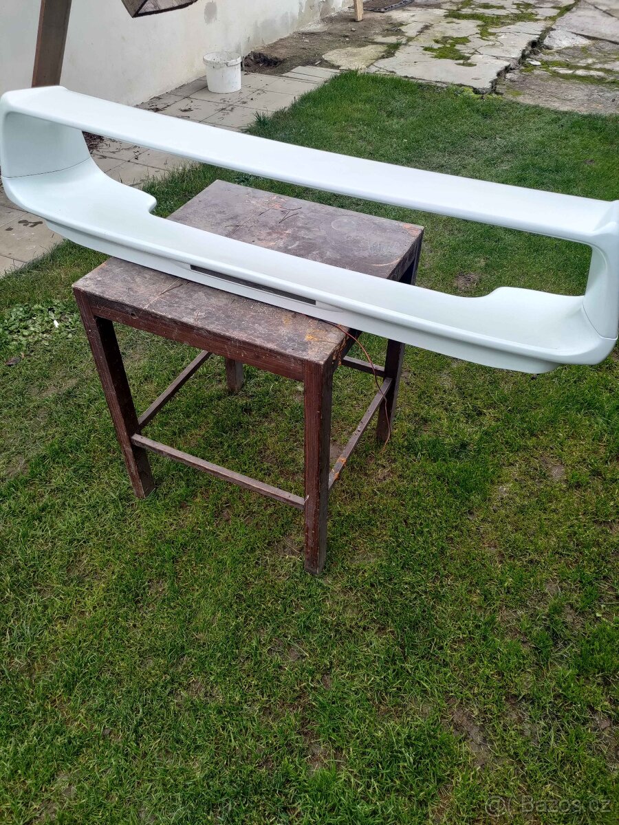 Subaru Impreza STI křídlo - 2