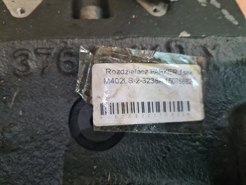 HYDRAULICKÝ ROZVADĚČ VOLVO L150 - 2