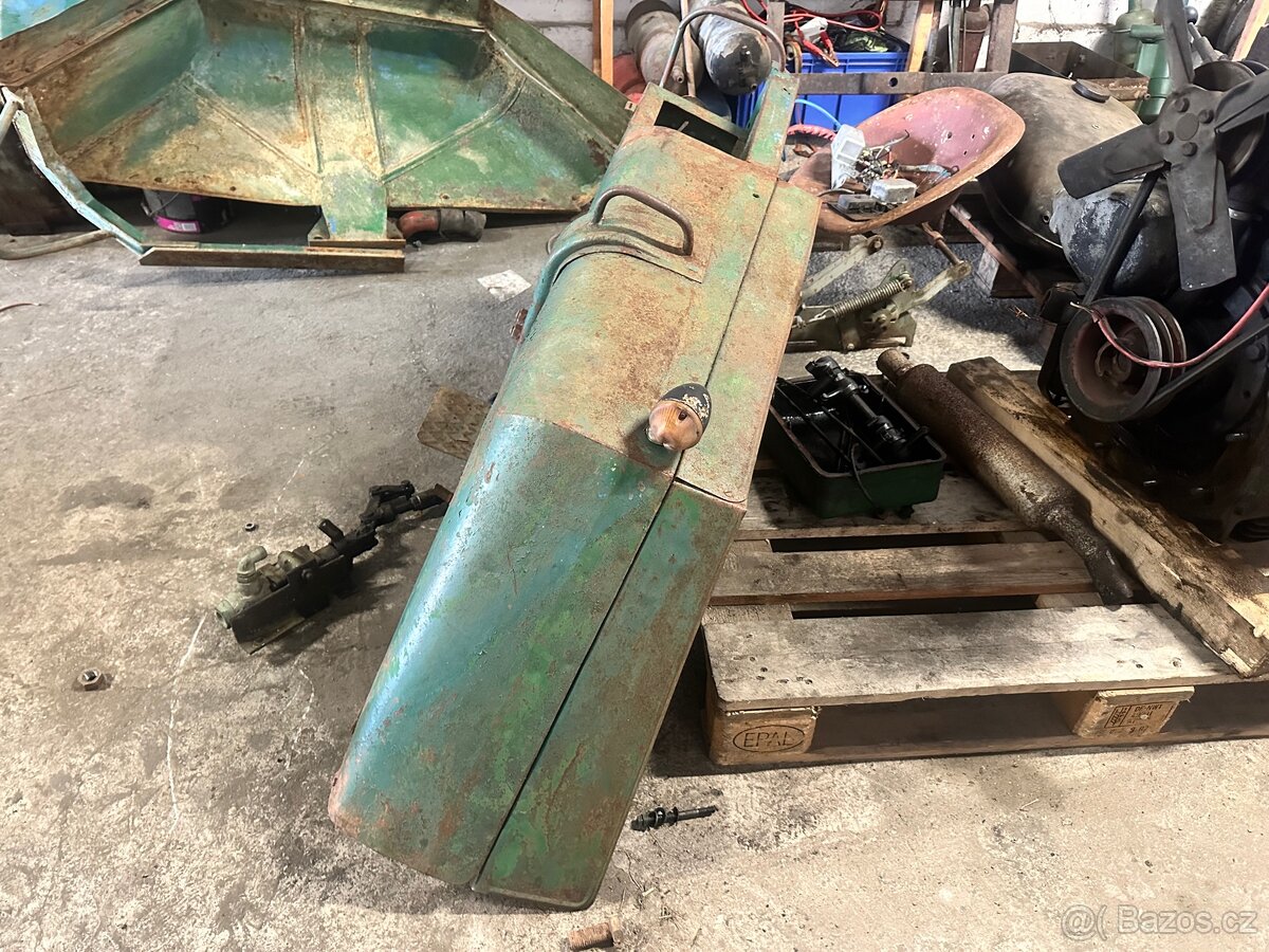 Hranaté blatníky Zetor 25 - 2