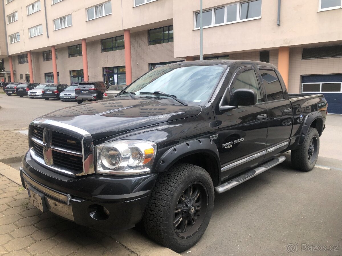 2006 Dodge Ram 1500 Laramie - 2