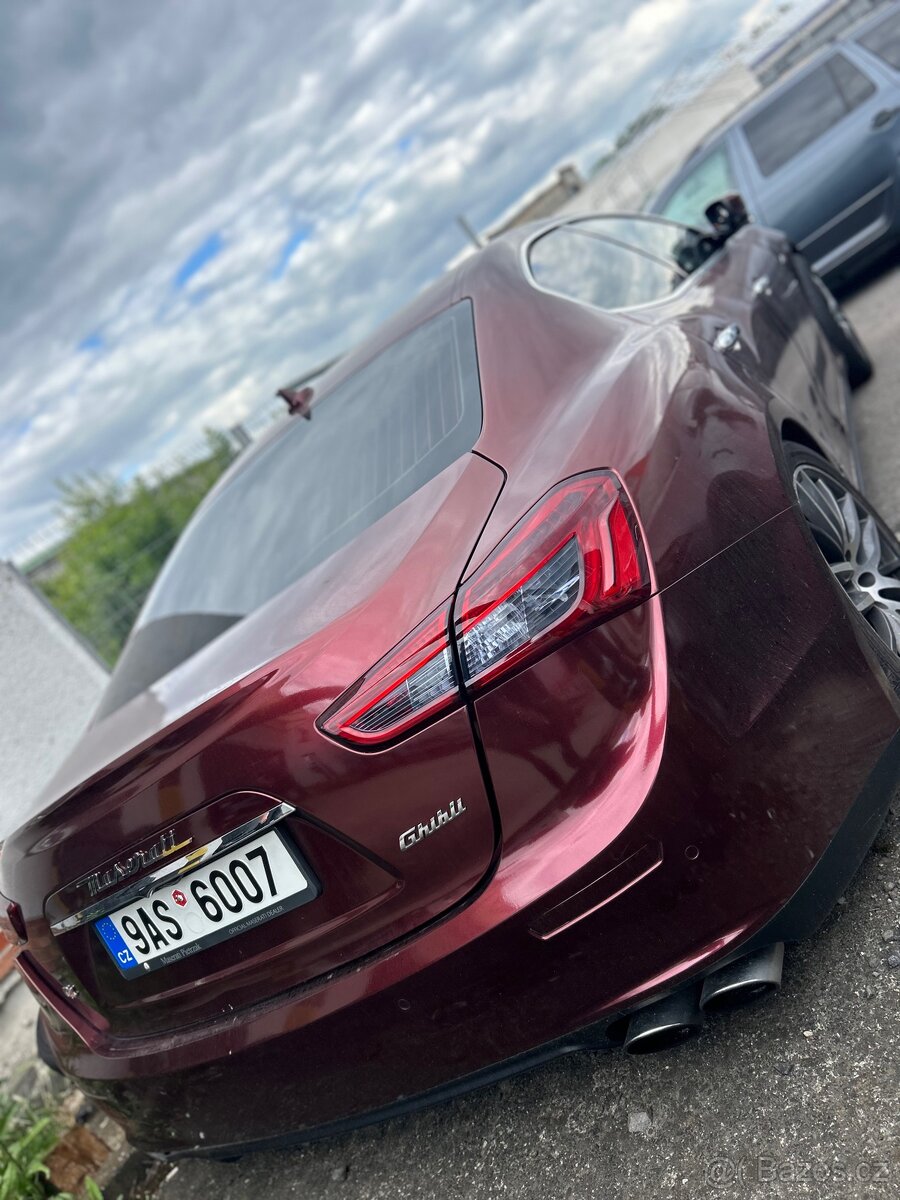 Maserati ghibli 3.0 v6 - 2
