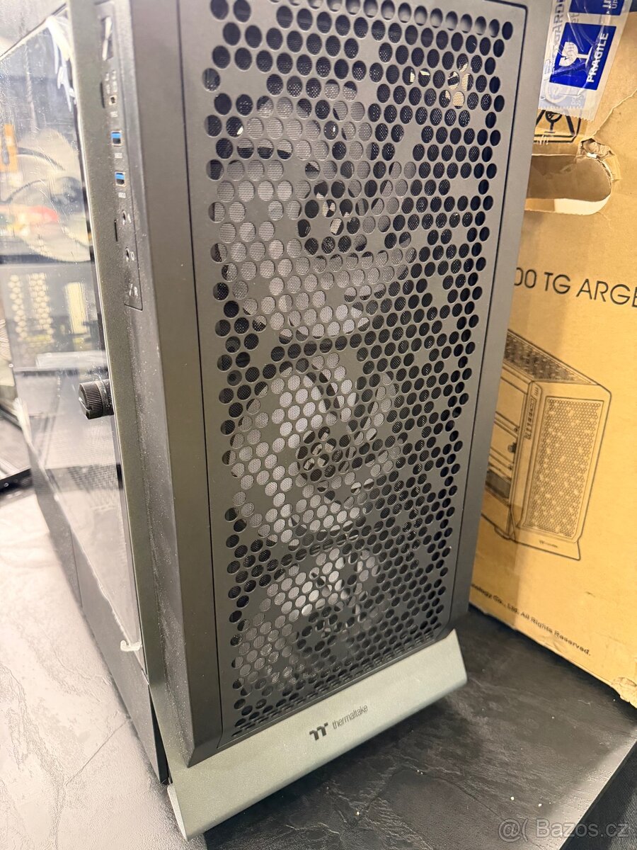 Prodám novou PC skříň case sestavu - 2