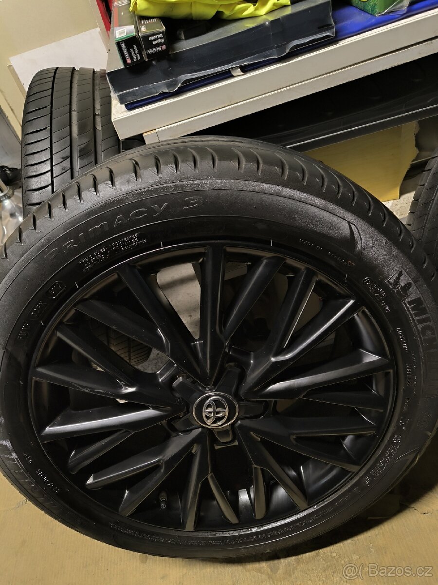 ALU kola Toyota C HR 5x114,3 R18 Originál, pneu Michelin 6mm - 2