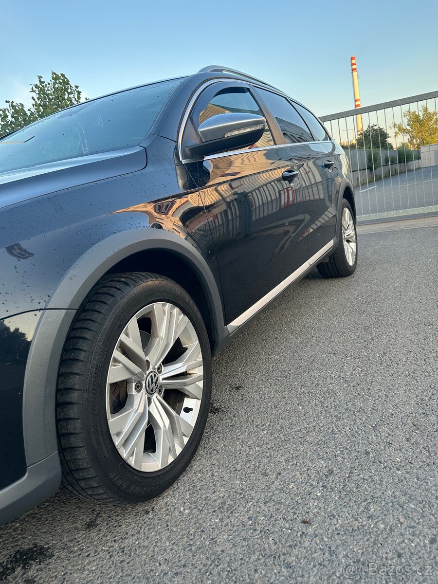VW Passat B7 Alltrack 2.0 Tdi 125 kW DSG 4x4 combi