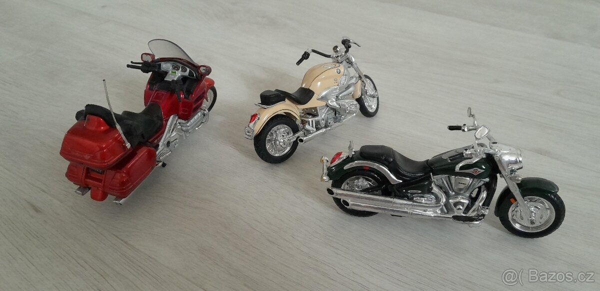 motorky modely 1/18 Maisto - Bburago - 2
