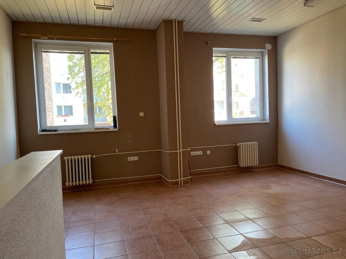 Blovice kancelářské a skladové prostory - 2