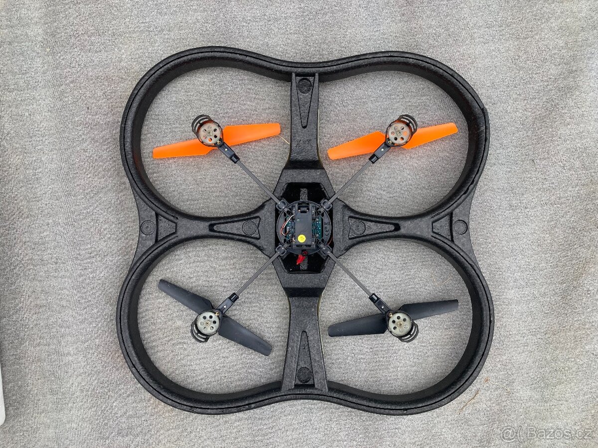 Dron SKY KING na náhradní díly. - 2