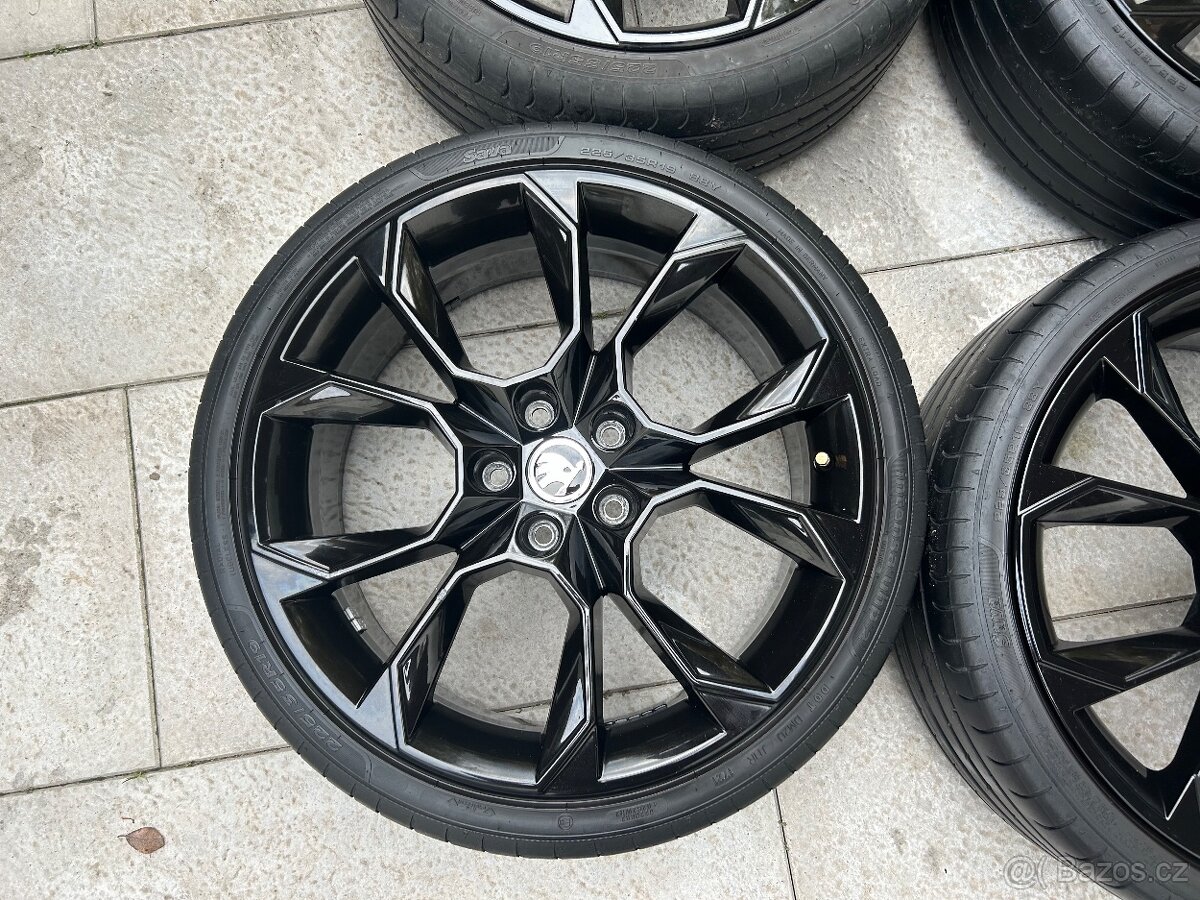 Alu kola R19 Škoda Octavia 3 RS - 2