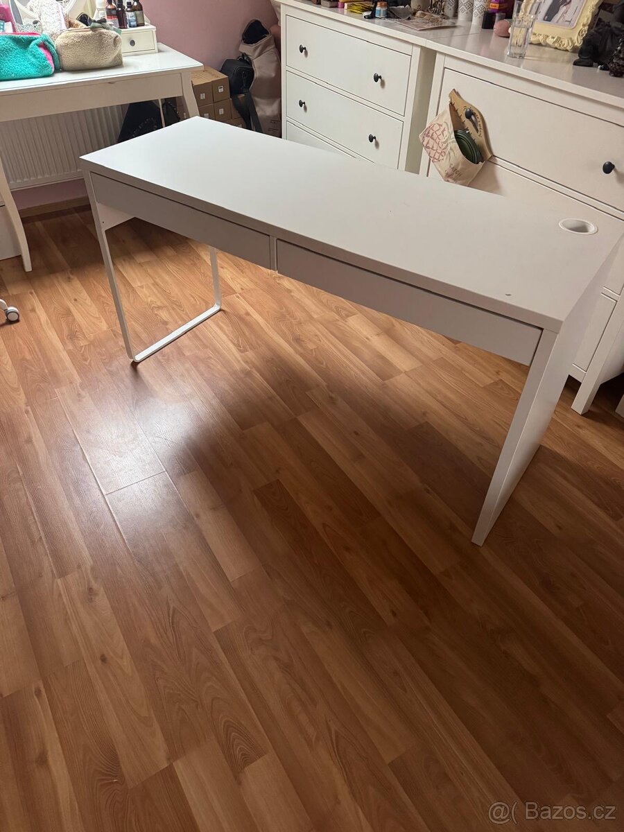Psací a úložný stůl - 2