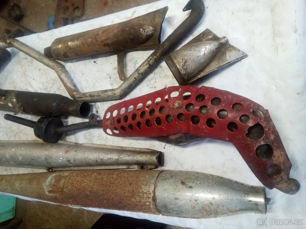 JAWA - ŘIDÍTKA, VÝFUKY,STOJÁNEK - 2