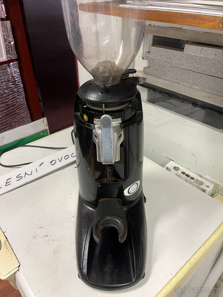 Mlýnek Compak - do sáčků nebo páky - 2