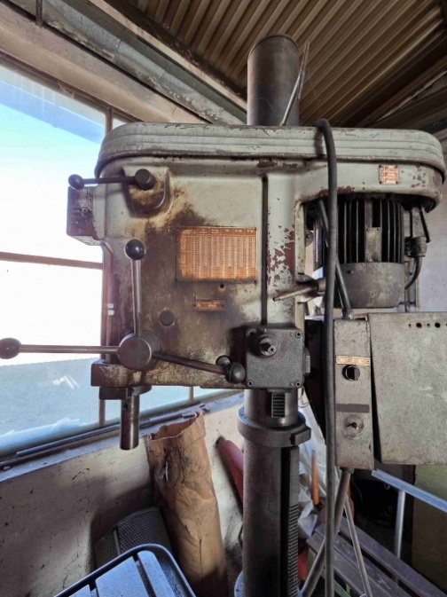 Prodáme Použitá vrtačka VS 32 B, r. v. 1988 - 2