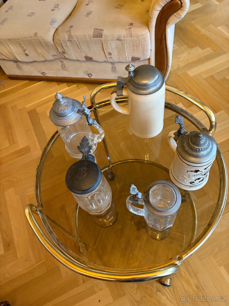 Půllitry s poklopem - 2