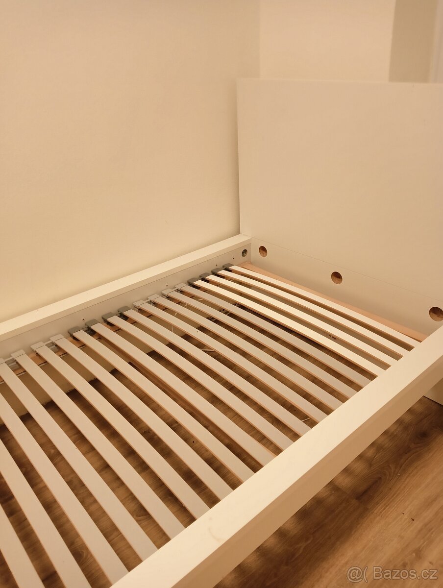 Bílá postel s kvalitním roštem 90x200 cm - 2