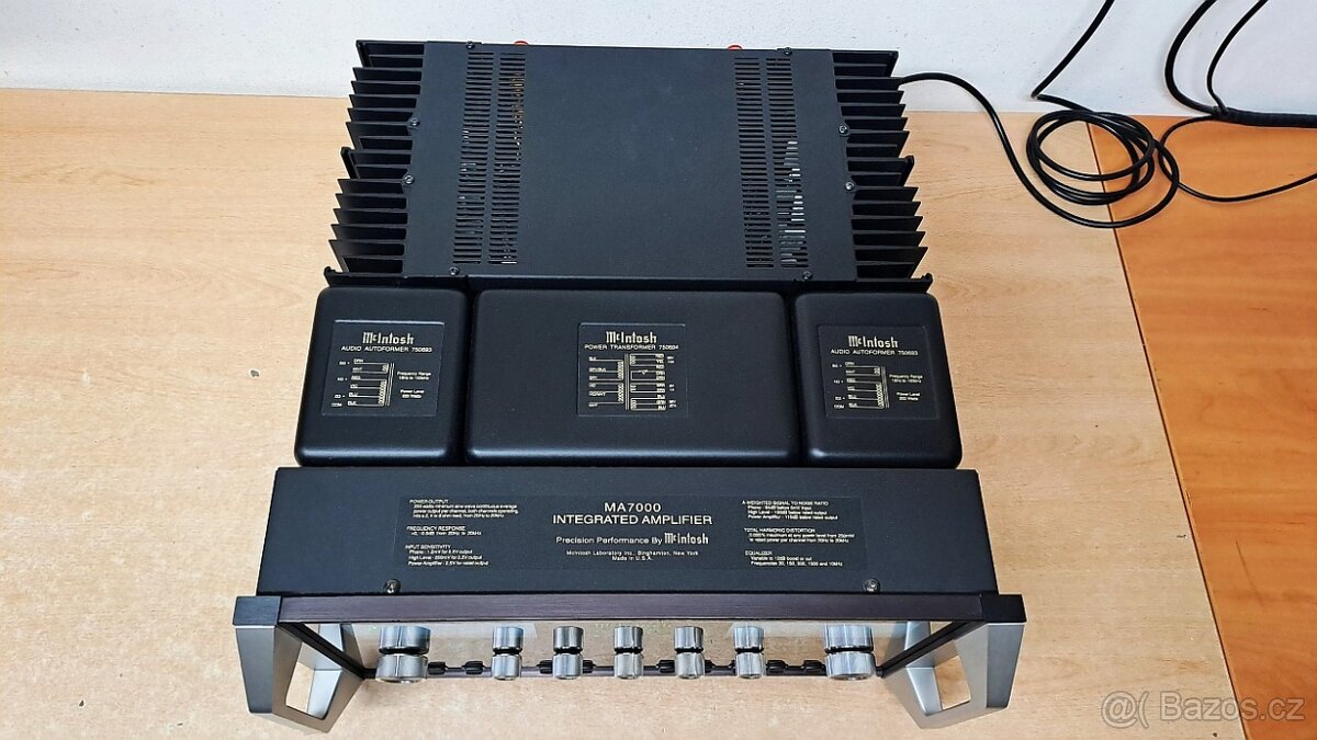High-End stereo zesilovač McIntosh MA7000 - 2