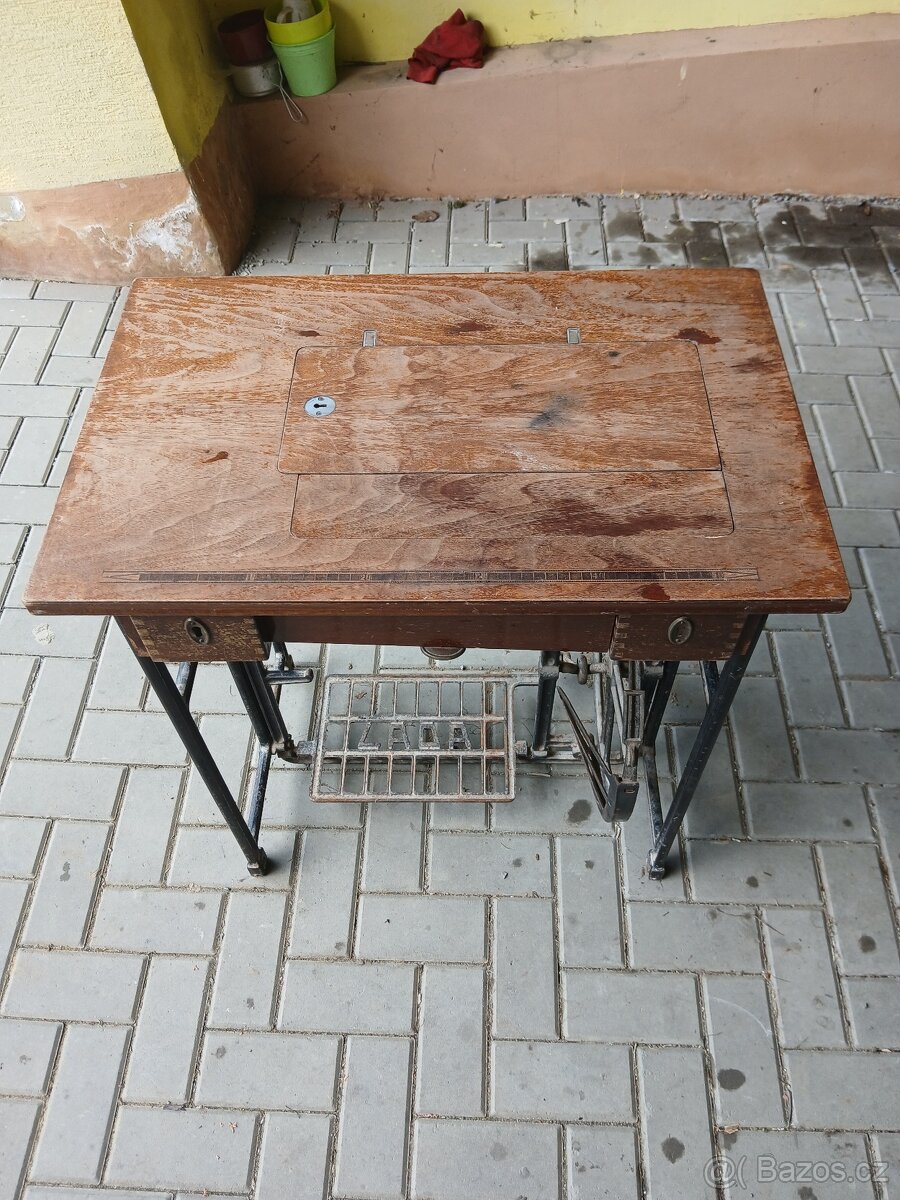 Šicí stroj Lada - 2