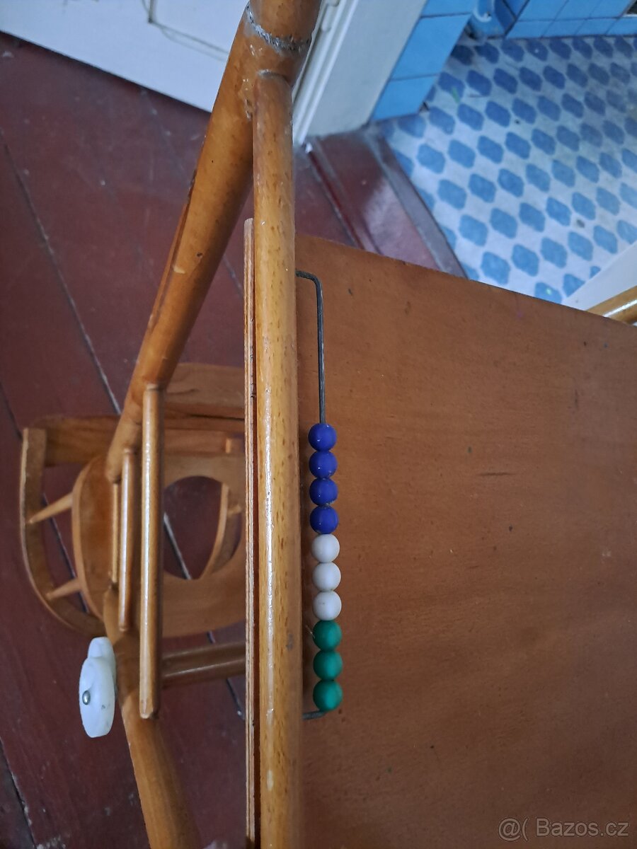 Jidelni zidlicka z 80.let - 2