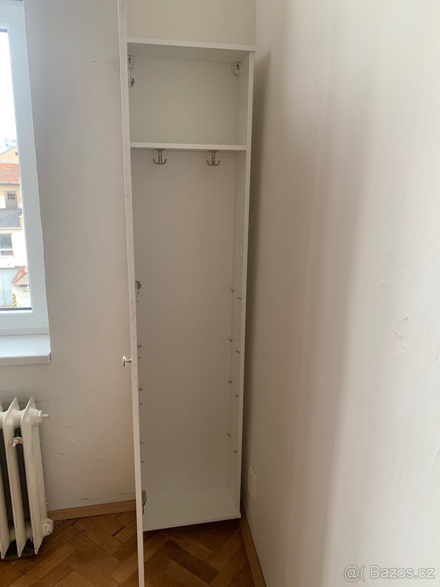 Šatní skříňka - 2