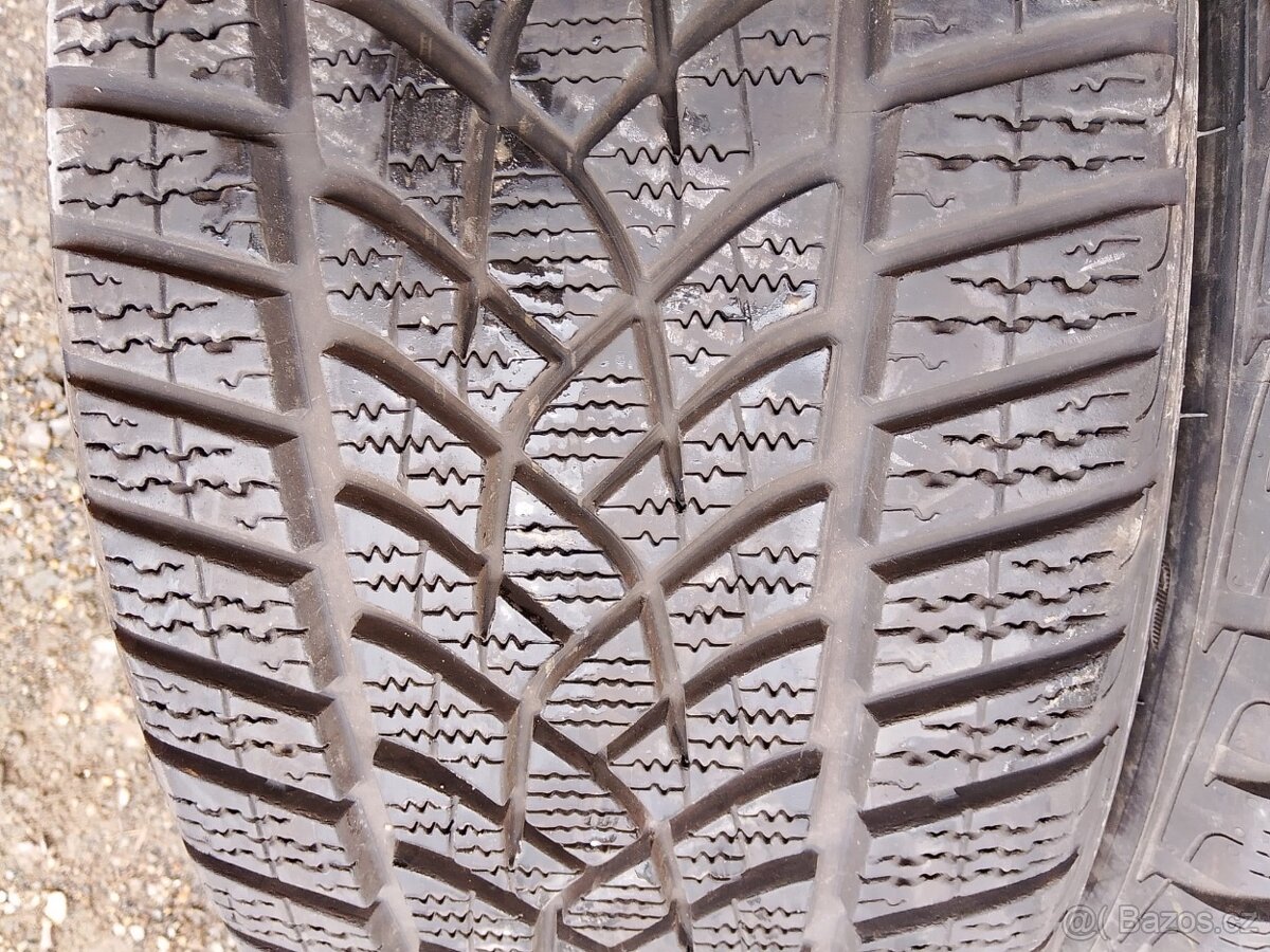 205/45/18 90h Goodyear - zimní pneu 2ks - 2
