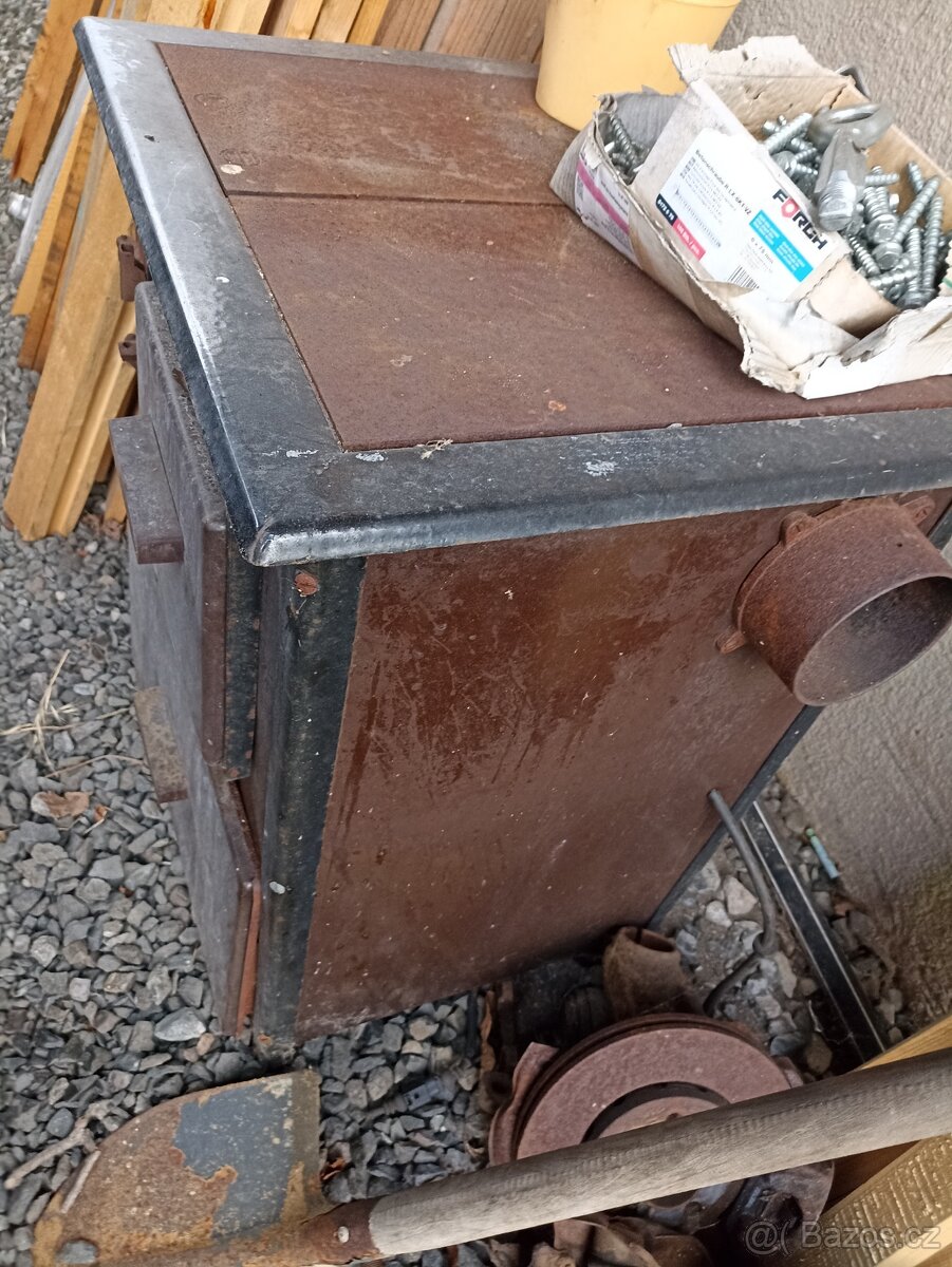 Starší kuchyňské kamna - 2