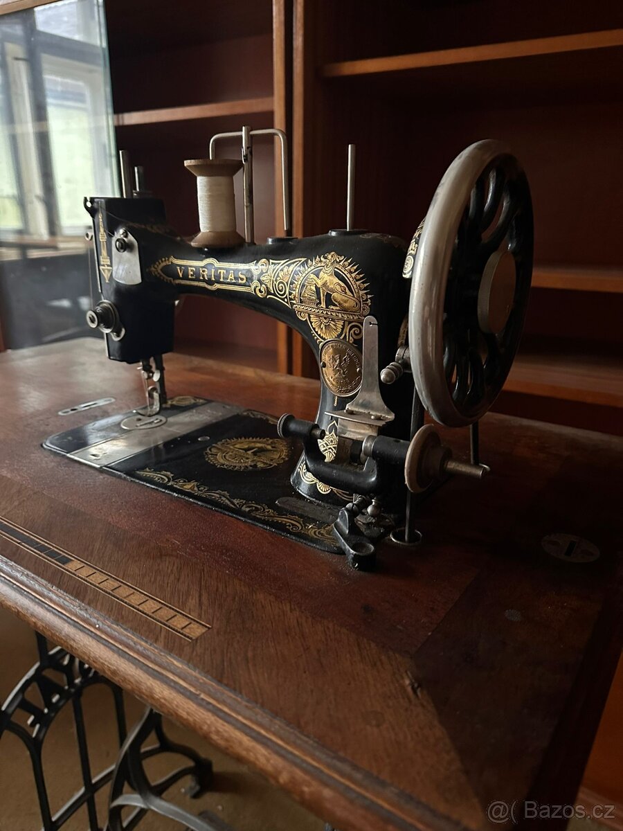 Šicí stroj ROYAL - 2