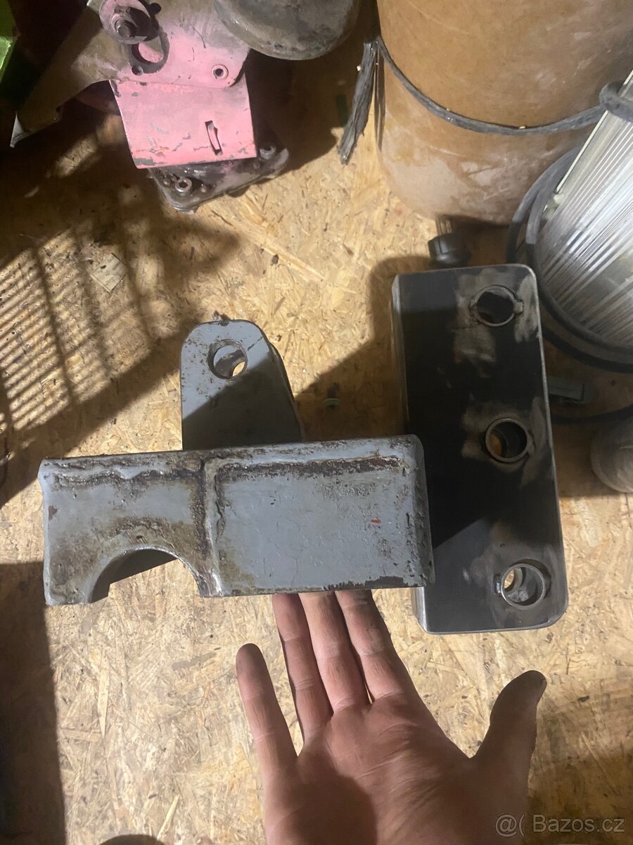 Víko hydrauliky na Zetor 25 - 2