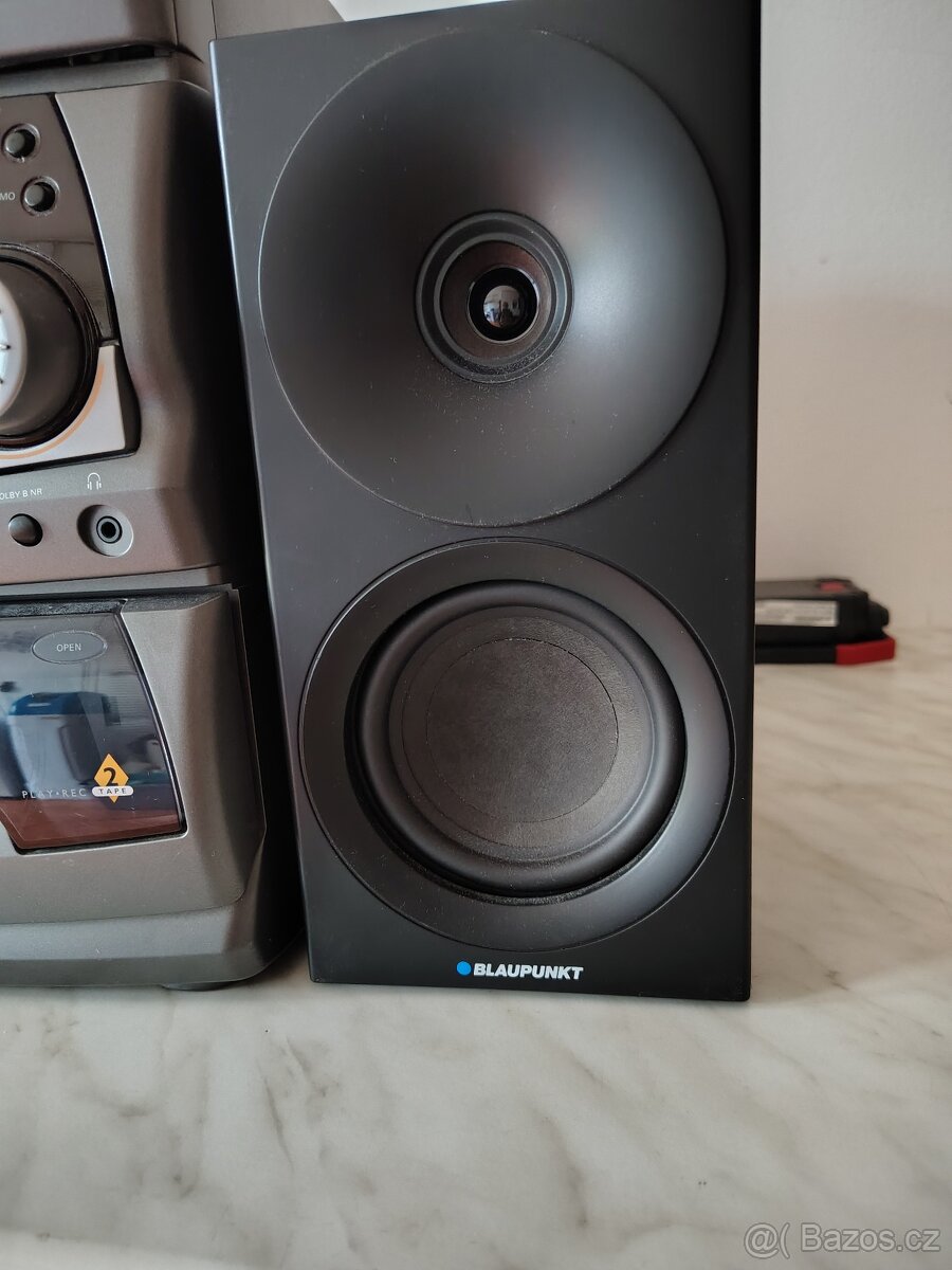 Věž Philips, reprobedny Blaupunkt - 2