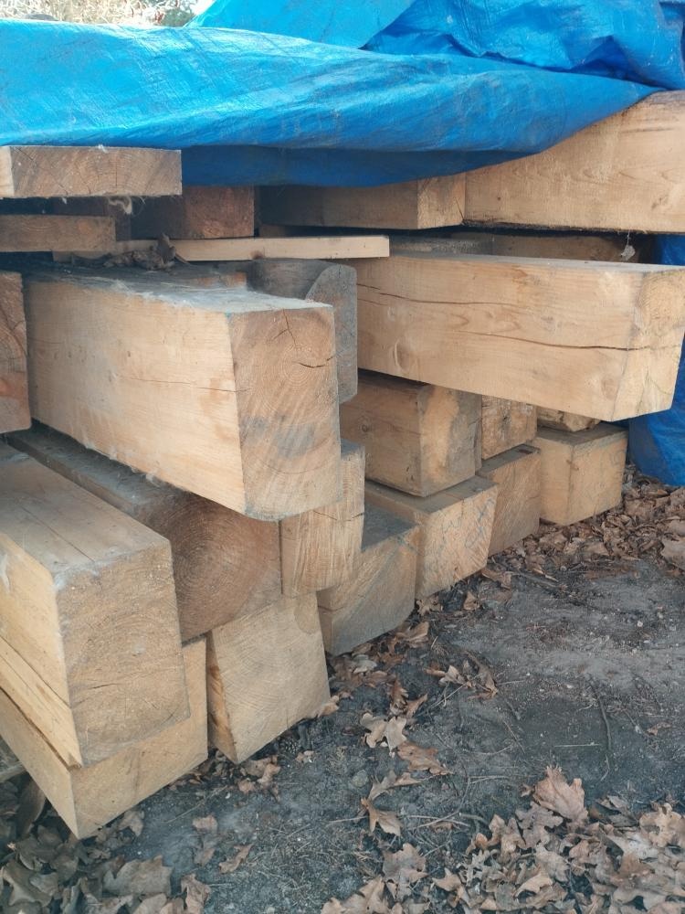 Prodám vyschlé trámy, fošny , střešní latě - 2