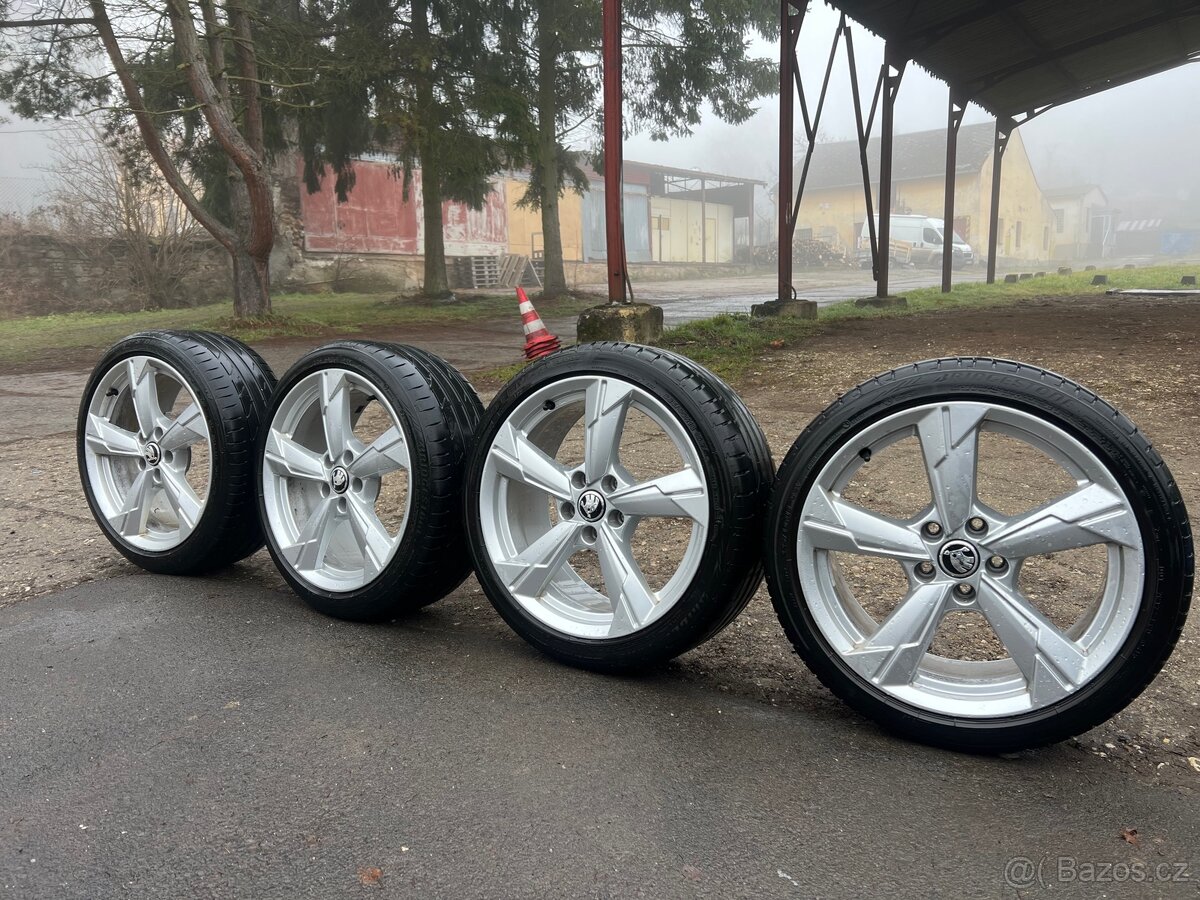 Sada originálních letních ALU kol Škoda |5x112; 225/40/18| - 2