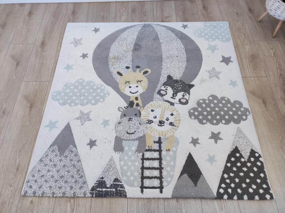 Světlý koberec - 2