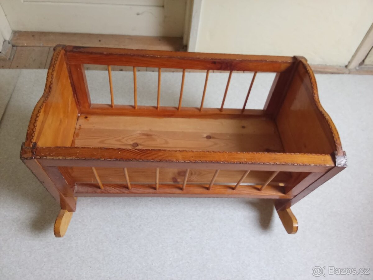 Dřevěná kolébka - 2