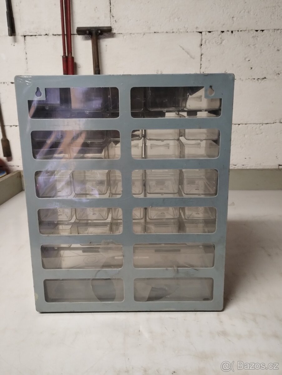 Skříňka na šrouby - 2