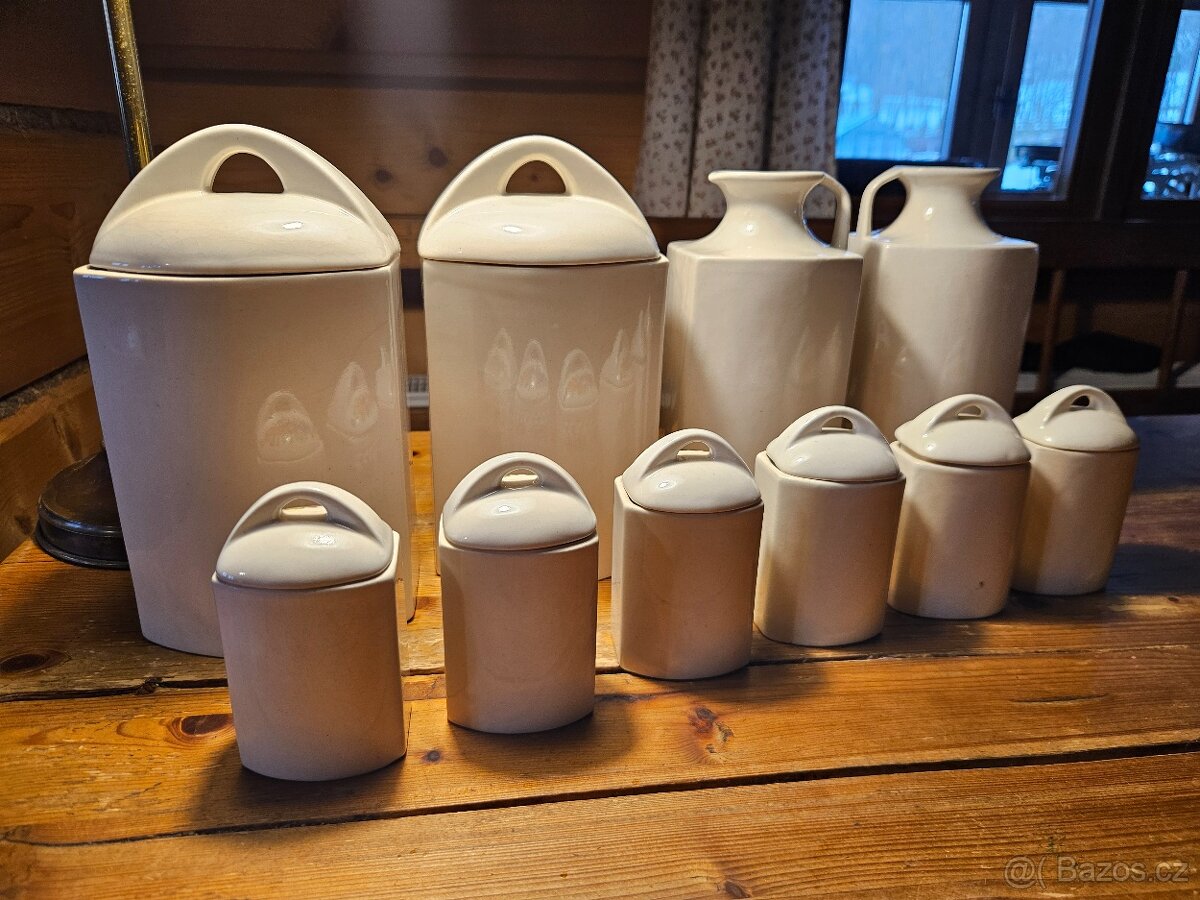 Ručně malovaná historická keramika - 2