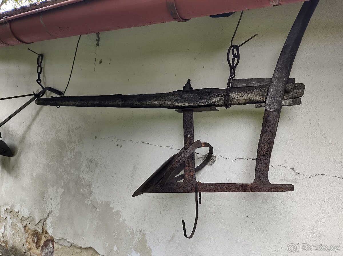 Dekorace, prodám pluhy - 2