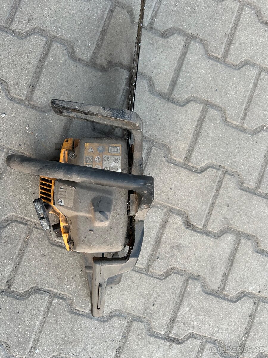 Prodám motorovou pilu na díly - 2