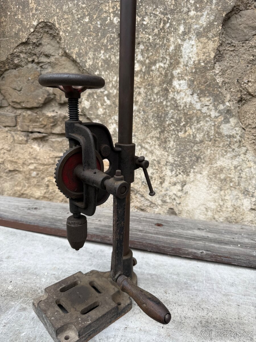 Ruční vrtačka historická - 2