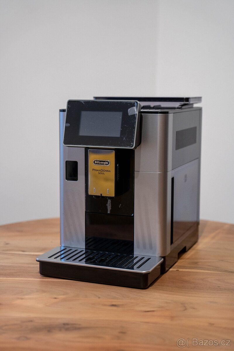 DeLonghi PrimaDonna Soul (ECAM 610.55.SB) - 2